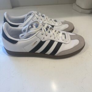 Women’s adidas sambas  9